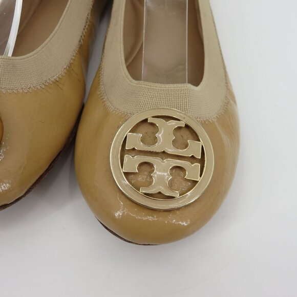 Tory Burch Women 7.5 M CAROLINE Beige Patent Leather Logo Ballet Flats Shoes - Picture 5 of 16